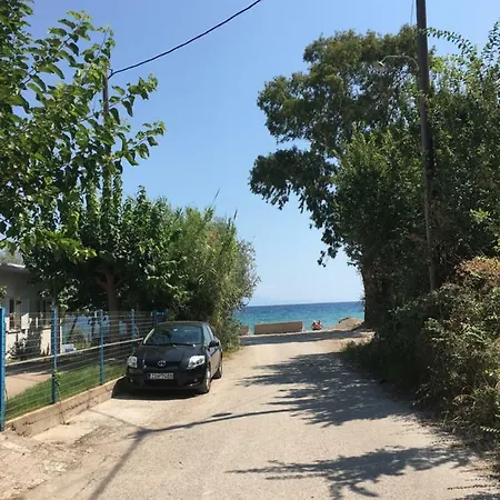 Antonia's Apartments-traditional House Next To The Beach Apartment *